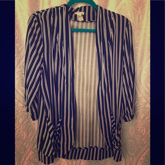 Navy and cream lightweight jacket. Super stylish. - Picture 1 of 2